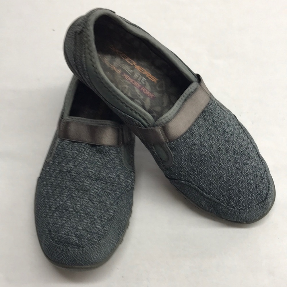 Skechers Relax Fit Slip On,Air-Cooled Memory Foam,Good condition,Charcoal,SIZE 7
